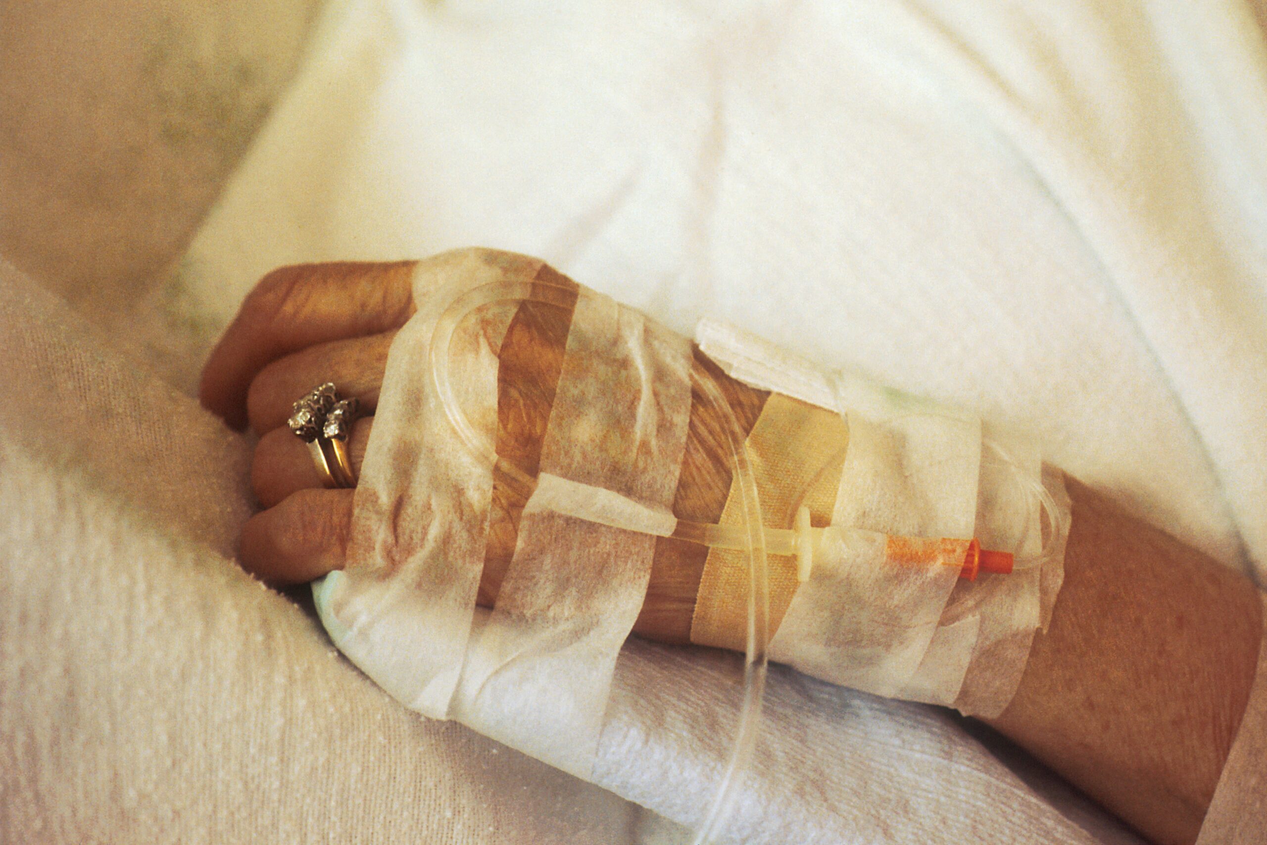 national-cancer-institute-WMuFH_0rlWg-unsplash